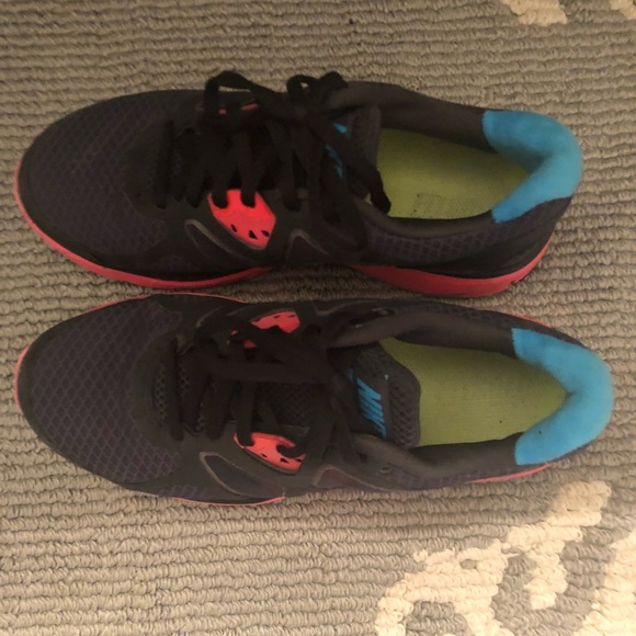 Nike women’s shoes - Picture 3 of 5